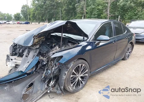 2018 Toyota Camry Se z USA, uszkodzony, nr VIN 4T1B11HK6JU597940